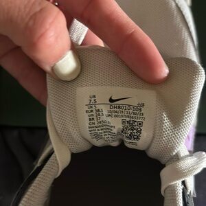 Nike Women's Athletic Shoes - White and Gray